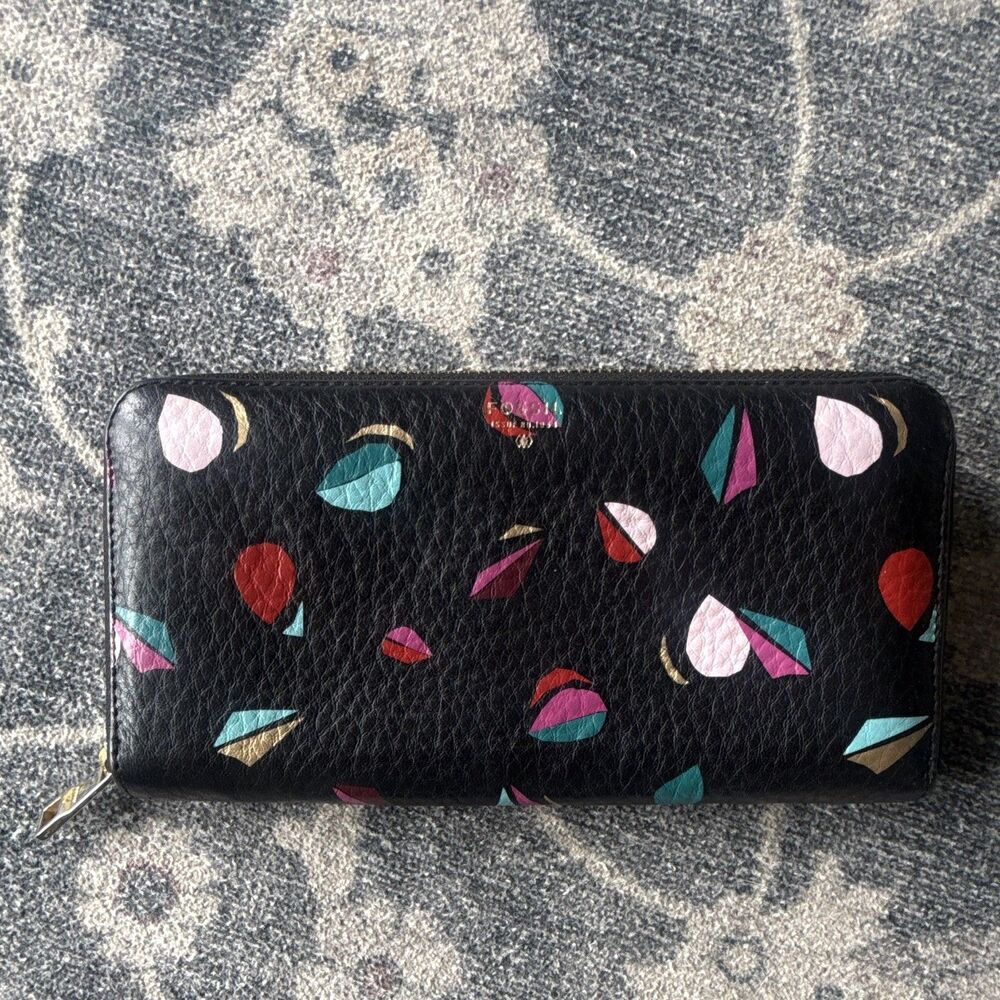Fossil Womens Wallet Black Pebbled Leather Geometric Design Zip Around